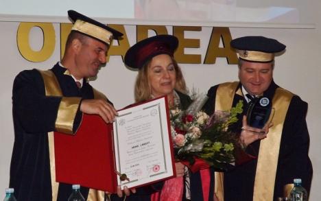Un deceniu de Relaţii Internaţionale şi Studii Europene, sărbătorit la Universitate cu un nou Doctor Honoris Causa (FOTO)
