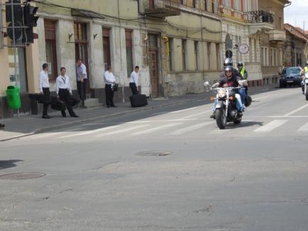 Motocicliştii fac chef în 1 Mai: Sute de motoare, turate prin Oradea (FOTO / VIDEO)