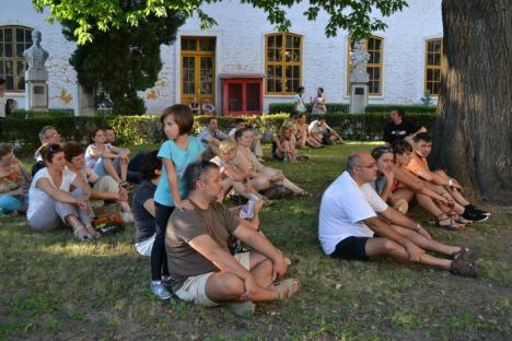 Artiştii orădeni au cântat pentru pace în parcul Palatului Baroc (FOTO/VIDEO)