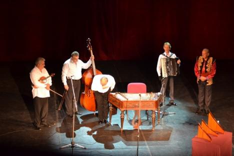 Maestrul Gheorghe Zamfir a deplâns neamul românesc la concertul de la Oradea: "Vor să ne fure aurul" (FOTO/VIDEO)