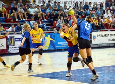 Naţionala de handbal feminin a dispus de Olanda la Oradea, cu scorul de 36-29 (FOTO)