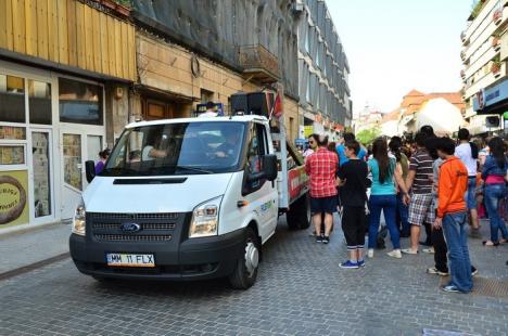 Patimile lui Hristos: Sute de orădeni l-au însoţit pe Iisus pe Drumul Crucii (FOTO / VIDEO)