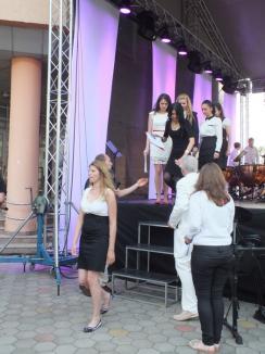 Concert cu emoţii: Festivalul Artelor Studenţeşti a început cu intervenţia SMURD, după ce unei studente i s-a făcut rău (FOTO/VIDEO)