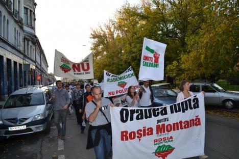 Un nou miting împotriva exploatărilor cu cianuri: "Ponta nu uita, Roşia nu e a ta!" (FOTO/VIDEO)