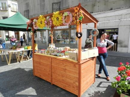 Ornamente de Paşte: târg de icoane, flori şi aranjamente, pe Corso (FOTO)