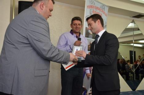 Primăria Oradea a premiat cu bani "campionii viitorului" (FOTO)