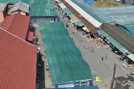 ADP schimbă acoperişul halei de legume din Piaţa Mare (FOTO)