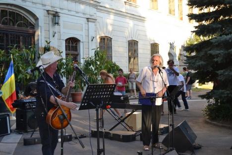 Artiştii orădeni au cântat pentru pace în parcul Palatului Baroc (FOTO/VIDEO)