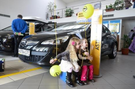 Noile modele Opel, testate de orădeni la Ziua Porţilor Deschise (FOTO)