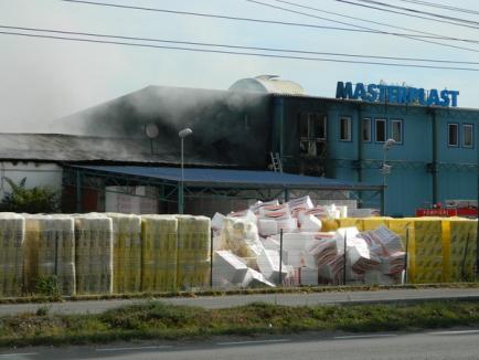 Incendiu uriaş la Masterplast, soldat cu pagube de 2 milioane de euro (FOTO)