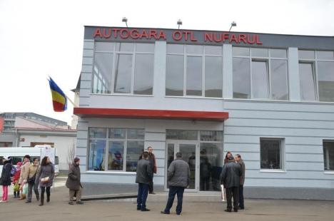 Autogara OTL Nufărul a fost inaugurată. Csuzi şi Bolojan s-au plâns de "piraţi" (FOTO)