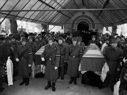 Vernisaj foto: Oradea la Revoluţie, prin obiectivul fotoreporterului Marian Antal (FOTO)