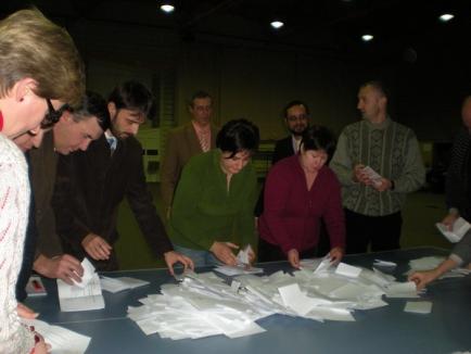 Antal a câştigat alegerile pentru funcţia de rector. Ionescu îi contestă candidatura în instanţă (FOTO)