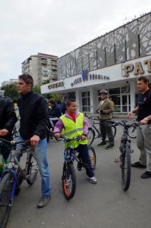 Bicicleta, cel mai rapid mijloc de transport în Oradea. Peste 500 de orădeni au pedalat victorioşi prin oraş (FOTO/VIDEO)