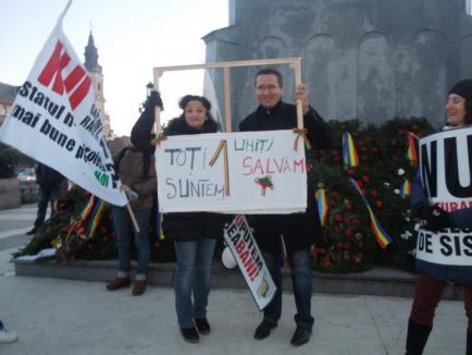 Protestatarilor din Piaţa Unirii li s-au adăugat şi localnici din Felix (FOTO / VIDEO)
