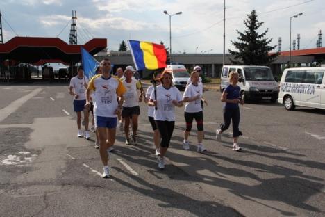 "Torţa armoniei" a intrat în România prin Vama Borş (FOTO)