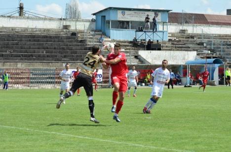 Surpriză: FC Bihor a învins lidera Gloria Bistriţa cu 2-0 (FOTO)