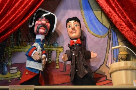 Expoziţie inedită la Teatrul Arcadia: Orădenii pot vedea 62 de păpuşi şi marionete de colecţie din 10 ţări (FOTO)