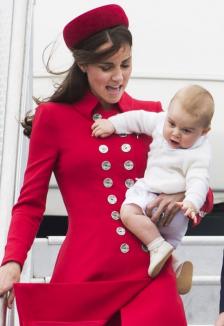 La doar 8 luni, prinţul George este în primul său turneu oficial (FOTO)
