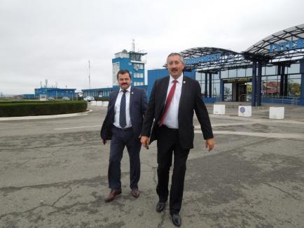Ajuns la Oradea, Ponta a fost ridicat direct de pe pista Aeroportului (FOTO / VIDEO)
