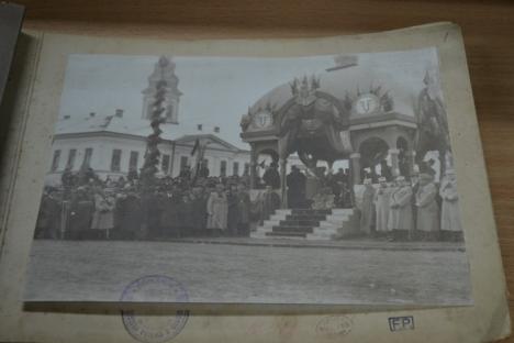 Ziua porţilor deschise la Bibliotecă: imagini de colecţie cu vizitele regale la Oradea (FOTO)