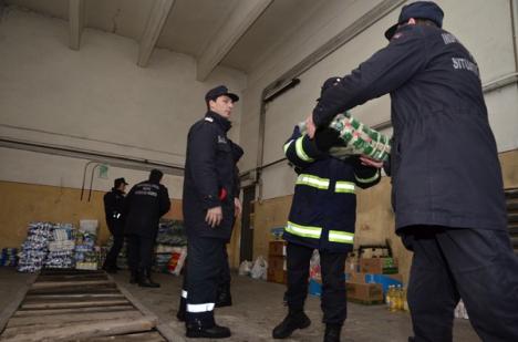 Aproape 20 de tone de alimente au plecat din Oradea către sinistraţii din Ialomiţa (FOTO)