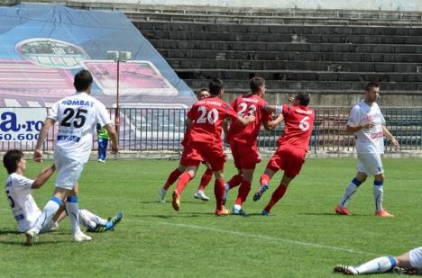 Surpriză: FC Bihor a învins lidera Gloria Bistriţa cu 2-0 (FOTO)