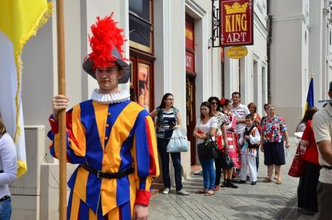 Carnaval european pe străzile Oradiei: Elevii au promovat unitatea în Europa (FOTO/VIDEO)