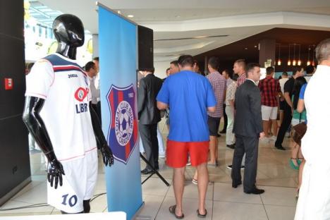 FC Bihor şi-a prezentat noile achiziţii, dar şi echipamentul de joc pentru noul sezon (FOTO)