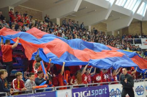 Încă un pas important spre finală: CSM Oradea a învins din nou BC Mureş, cu 90-74! (FOTO)