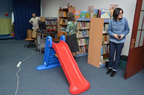 Copiii au un spaţiu nou de joacă la Biblioteca Judeţeană unde pot învăţa franceză şi spaniolă (FOTO)