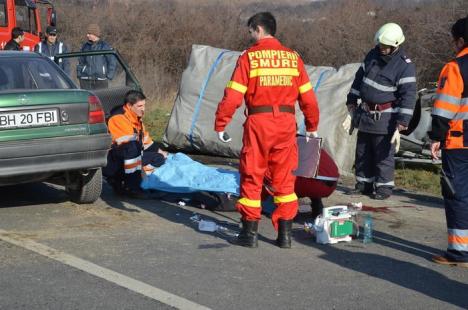 Accident între Oradea şi Biharia: Un bărbat de 59 de ani a murit (FOTO/VIDEO)