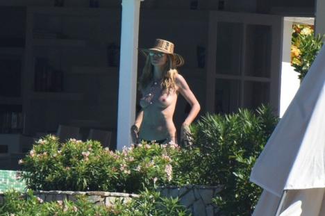 Heidi Klum, la 41 de ani, doar în bikini (FOTO)