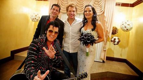 I-a cerut pe Facebook lui Bon Jovi să o conducă la altar, iar starul s-a conformat (FOTO)