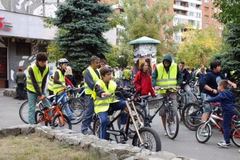 Bicicleta, cel mai rapid mijloc de transport în Oradea. Peste 500 de orădeni au pedalat victorioşi prin oraş (FOTO/VIDEO)