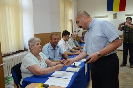 Ilie Bolojan: "Am votat pentru demiterea preşedintelui Băsescu!" (FOTO)