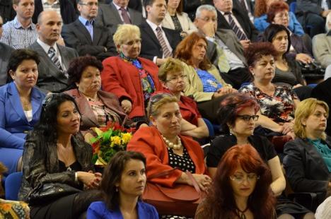 Ecaterina Andronescu le-a propus universitarilor orădeni să se orienteze spre cursurile online (FOTO)