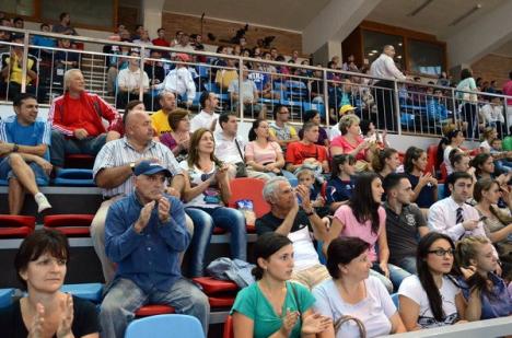 Naţionala de handbal feminin a dispus de Olanda la Oradea, cu scorul de 36-29 (FOTO)