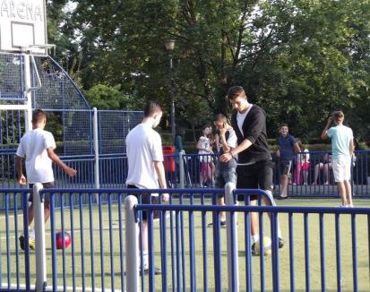 Leo Black Eagle a chemat tinerii să joace fotbal în scop caritabil (FOTO)