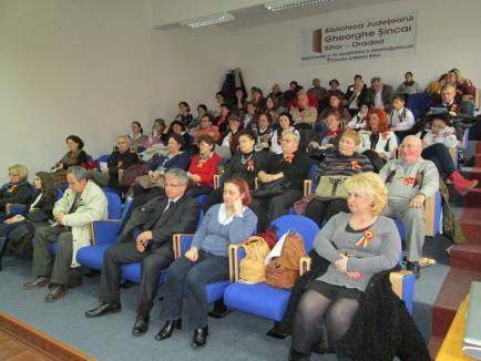 Femeile liberale au sărbătorit Ziua Românilor de Pretutindeni la bibliotecă