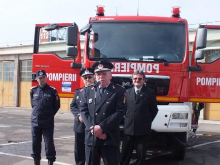Pompierii din Ştei au primit o autospecială nouă, unicat în Bihor (FOTO/VIDEO)