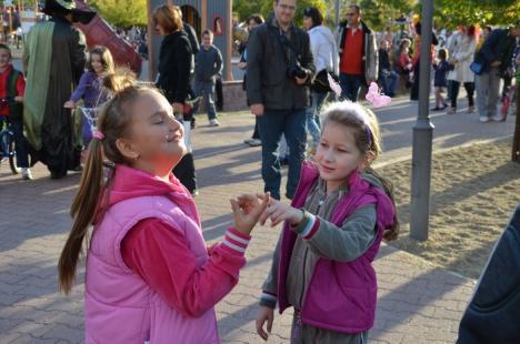 Săptămâna păpuşilor: Copiii sunt aşteptaţi la un festival de teatru dedicat lor (FOTO)