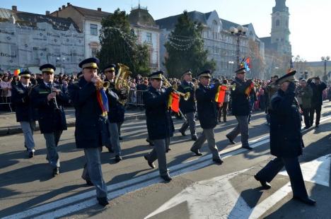 Ca la revoluţie! Festivităţile de 1 Decembrie au scos în stradă peste 10.000 de orădeni (FOTO / VIDEO)