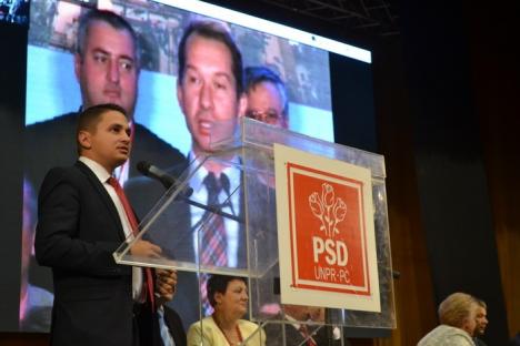 Ioan Mang le-a spus PSD-iştilor să-l aplaude pe Ponta la video-congres: "Nu suntem la cinema" (FOTO)