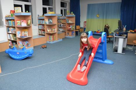 Copiii au un spaţiu nou de joacă la Biblioteca Judeţeană unde pot învăţa franceză şi spaniolă (FOTO)