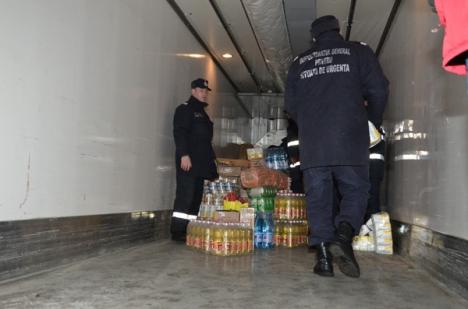 Aproape 20 de tone de alimente au plecat din Oradea către sinistraţii din Ialomiţa (FOTO)