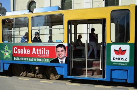 Au apărut tramvaiele electorale: Vă "like" candidatul? (FOTO)