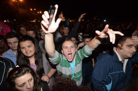 Ziua Europei contra Spania: Doar câteva sute de orădeni au chefuit la concertele Puya şi Anda Adam (FOTO)