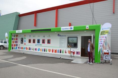 Carrefour ERA are prima staţie de reciclare care plăteşte pentru deşeuri: 5 bani pe PET, 1 ban pe sticlă (FOTO/VIDEO)