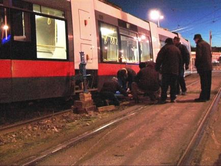Tramvai Siemens, deraiat în Rogerius din cauza unei şine fisurate (FOTO / VIDEO)
